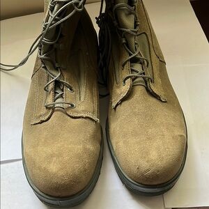 15R Air Force Tan Suede Combat Boots with Rugged Sole